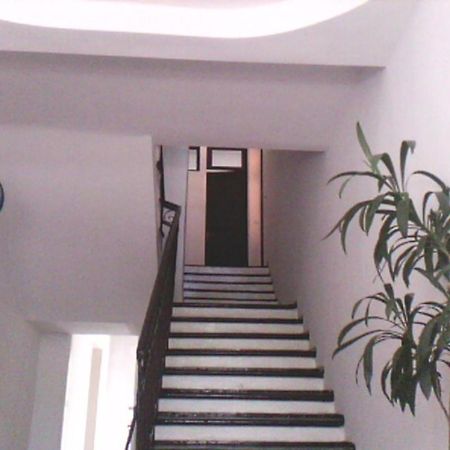 White Guest House バトゥーミ エクステリア 写真