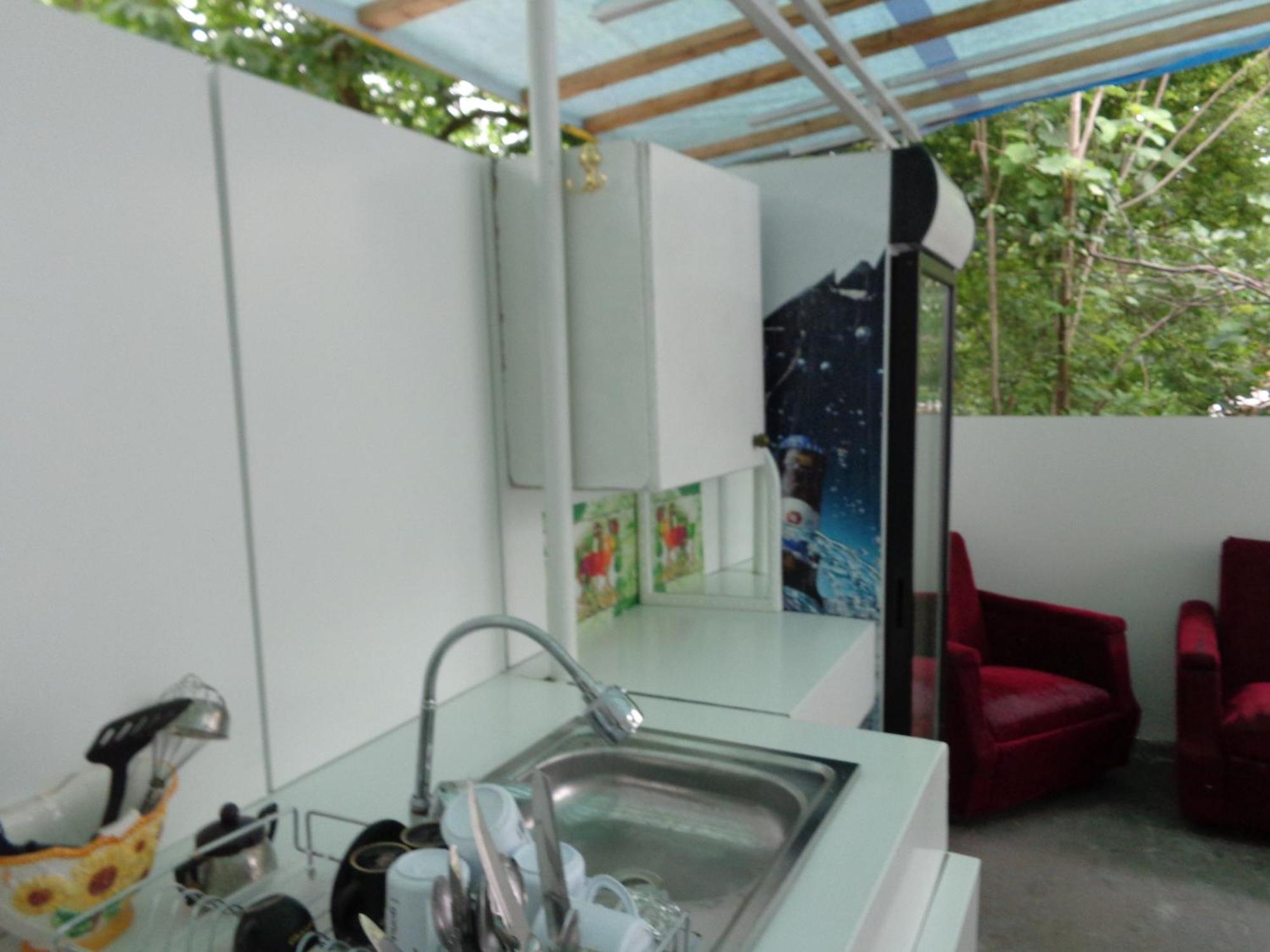 White Guest House バトゥーミ 部屋 写真