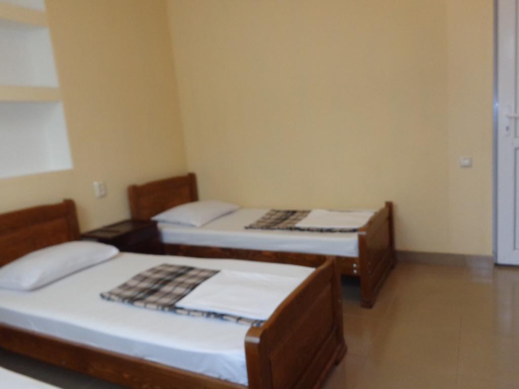 White Guest House バトゥーミ 部屋 写真