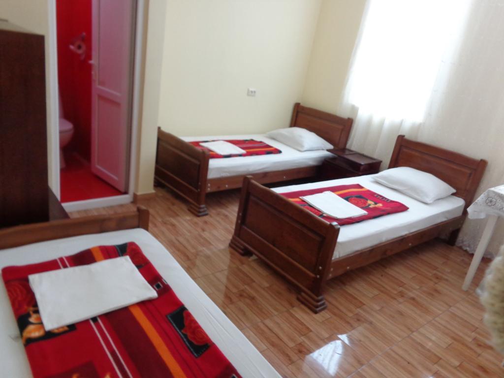White Guest House バトゥーミ 部屋 写真